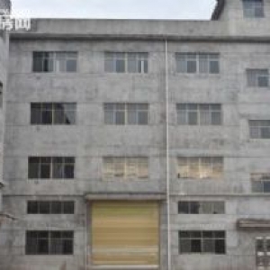 全新厂房出租，有货梯，配套设施齐全