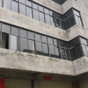 4层标准仓房,水电齐全,三相四线 独门独院,