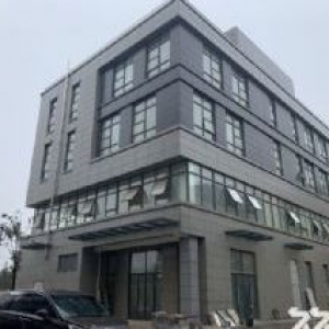 位于地铁四号线旁4层独栋厂房，1−2楼出租或合作，3−4楼自