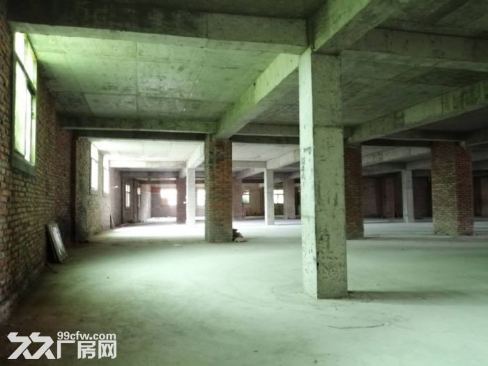 昌东大道与昌南大道交界悟岗小学旁单层1200平方米，带变压器，交通便利。