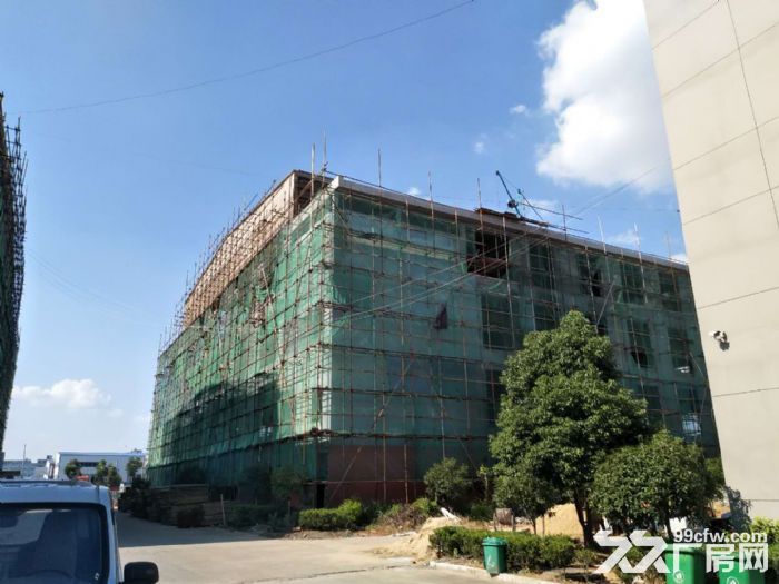 整栋(4层)每层1700平方平出租(分层出租均可)